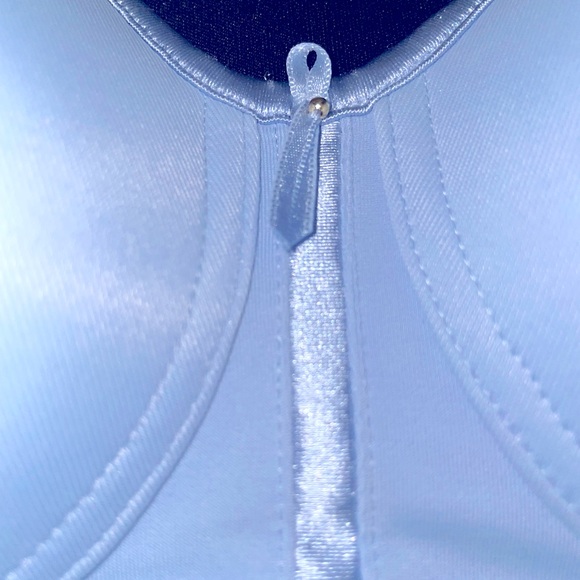 Vanity Fair Light Blue Bra - Picture 5 of 7